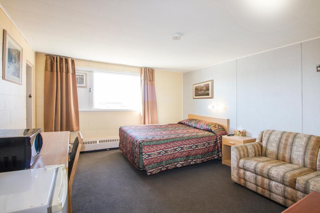 Lagana Hotel Lanigan Bagian luar foto